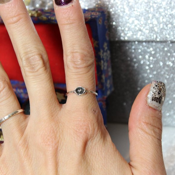 Whimsical Miniature Buttercup Flower Ring size 5 - Picture 5 of 5